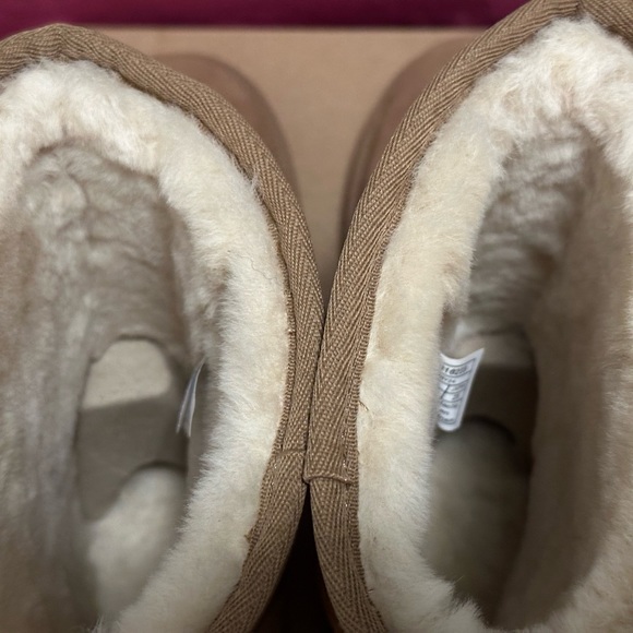 Condition: Excellent to Very Good Used| Size: 8 | UGG Classic Short II Booties - Picture 9 of 12